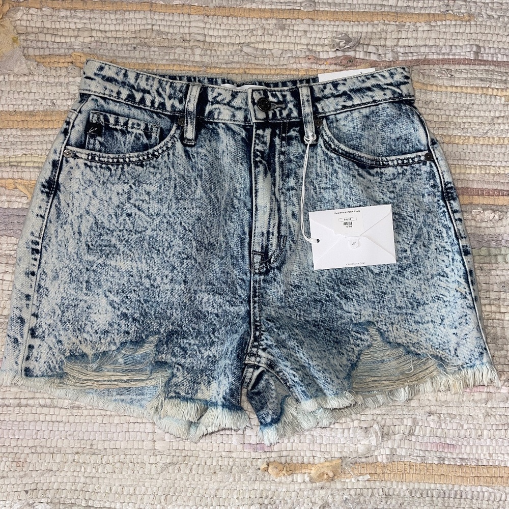 NWT KanCan Acid Washed High Waist / Rise Distressed Shorts Size 7/27